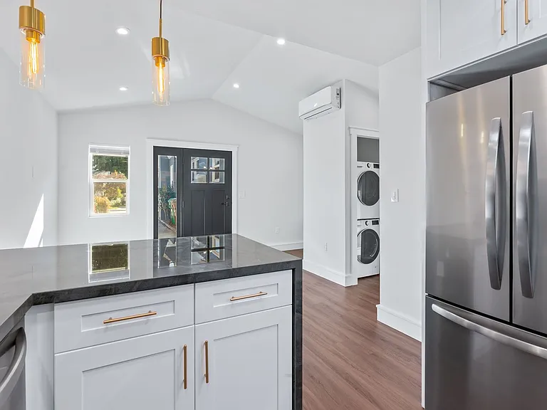 1170 Legion Ave #A — Photo 8
