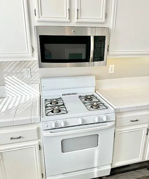 11904 Greenbluff Way — Photo 14