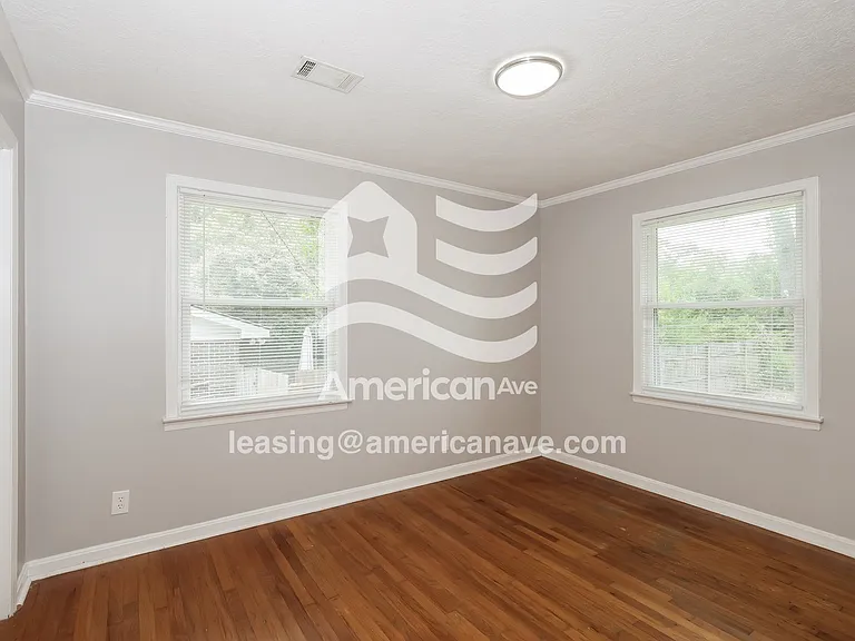 282411_008_main_bedroom_9.jpg
