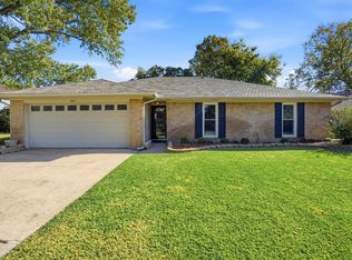 2217 Honey Creek Ln, Arlington, TX 76006