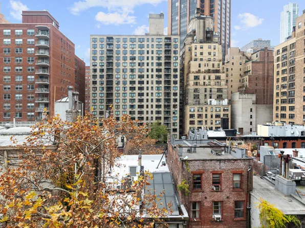 120 East 36th Street image 9 of 14