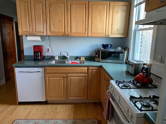 2nd image of 2535 W Gunnison St #2