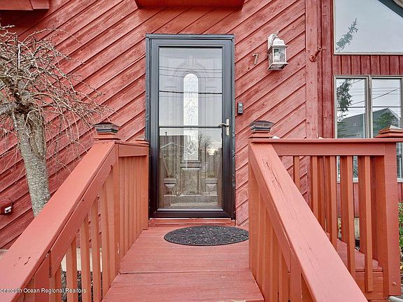 2nd image of 7 Beacon Dr
