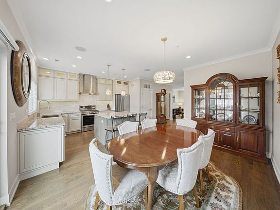5th image of 11 Forest Ave #17