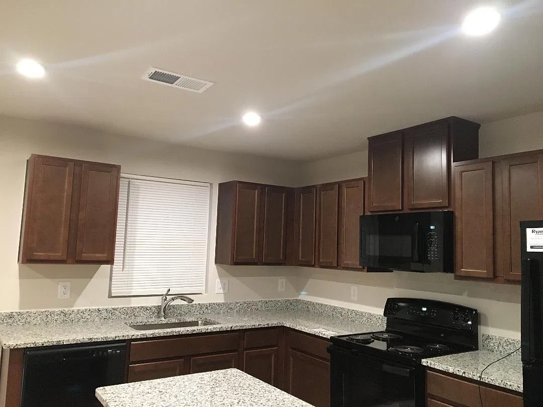 768 Carson Cir — Photo 3