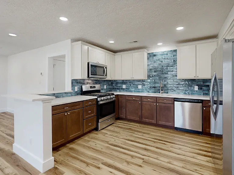 1012 San Saba Dr — Photo 6