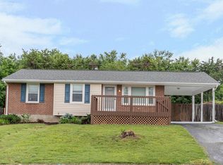5525 Ambassador Dr, Roanoke, VA 24019