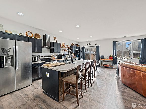 2nd image of 10586 189th Street E