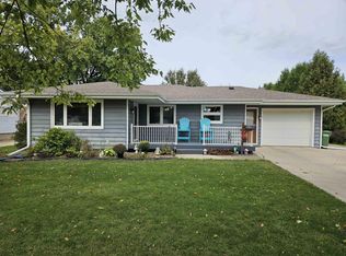 124 4th Ave SW, Cresco, IA 52136