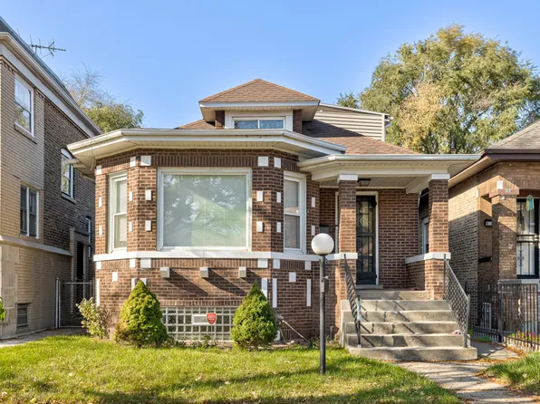 8136 S Paxton Ave, Chicago, IL 60617