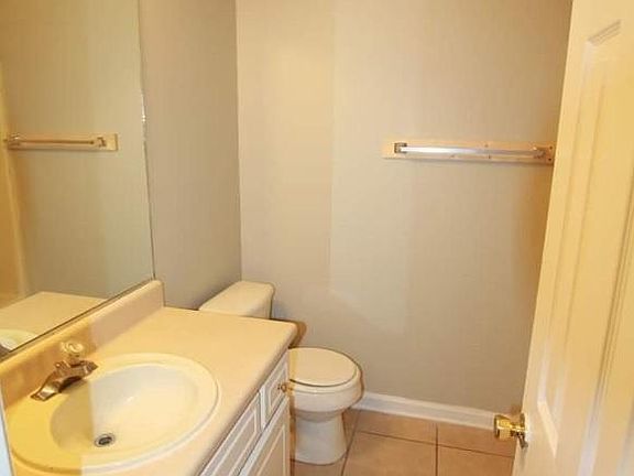 Bathroom 1, hall