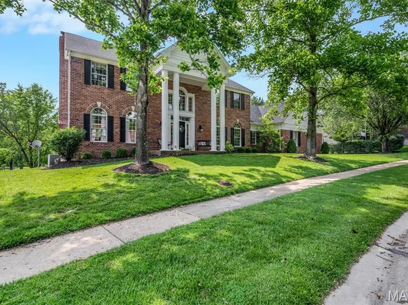 363 Pine Bend Dr, Chesterfield, MO 63005