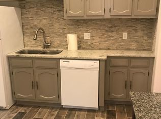 115 Peyton St APT 1, Geneva, IL 60134