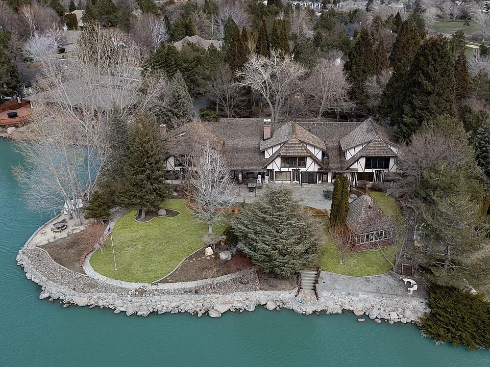 1st image of 2675 Spinnaker Dr