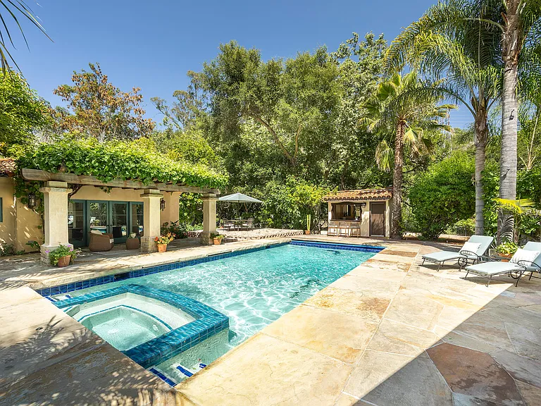 1493 Sycamore Canyon Rd — Photo 5