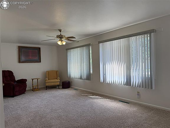 2nd image of 919 Oak Ave
