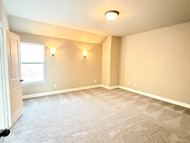 Last bedroom on 2nd floor - second primary bedroom or media room