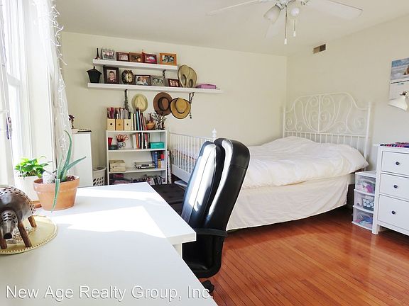 5th image of 2707 Brown St #3