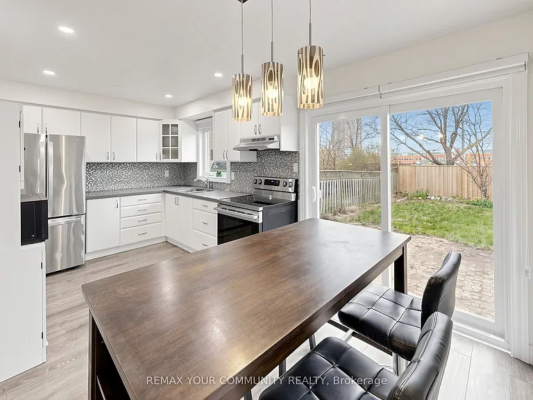 63 Patrice Cres #UPPER — Photo 16