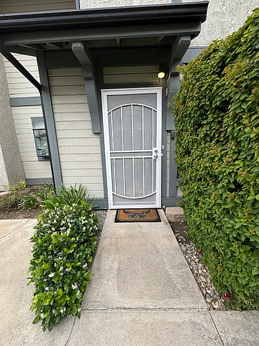 419 E Commonwealth Ave #B Photo 1