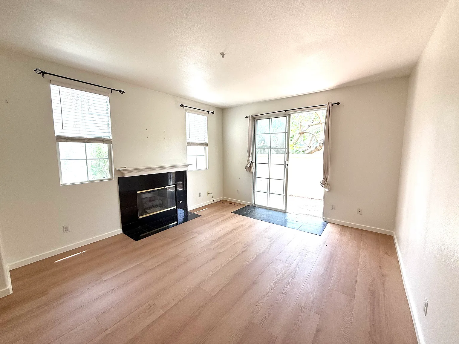 87 W Shoshone St — Photo 2