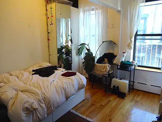 Rented by Authentic Realty | media 7