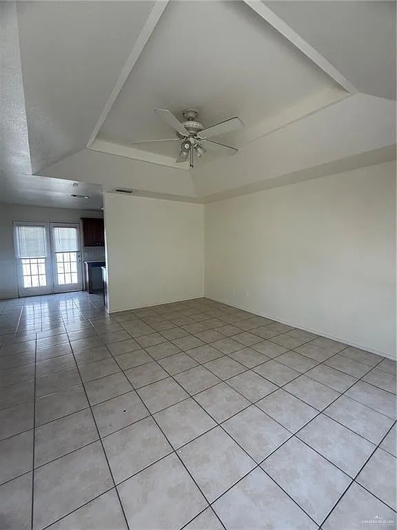 2 bed, 2.0 bath, 4800 sqft, $850 — Photo 2