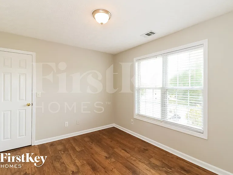 6325 Wilmington Way — Photo 9