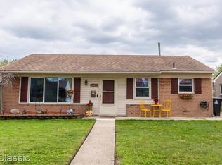 30653 Mackenzie Dr, Westland, MI 48185