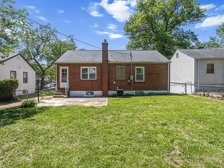 10335 Saint Henry Ln — Photo 18