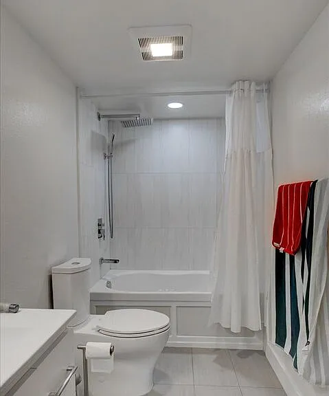 108 W Maple St #27 — Photo 15