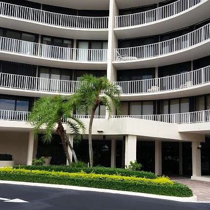 4th image of 3400 S Ocean Blvd #6