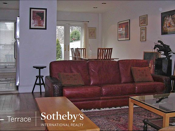 3rd image of 9907 Ascan Ave