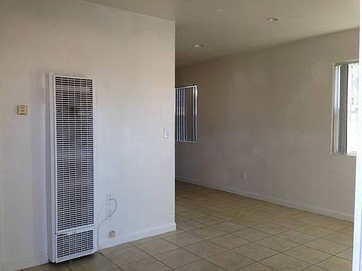 2nd image of 133 N Oak St
