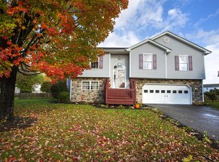 2433 Carlsbad Cir, Roanoke, VA