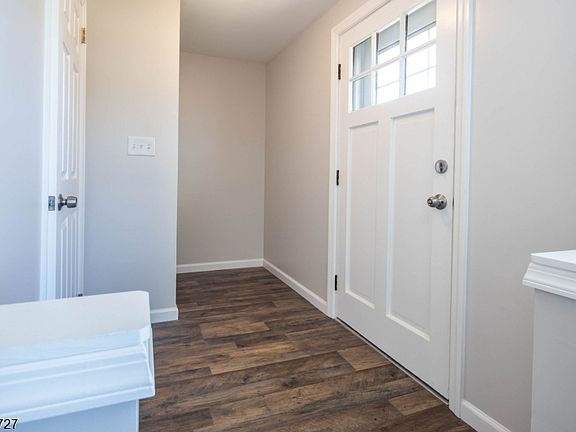 3rd image of 304 No 7 Ave