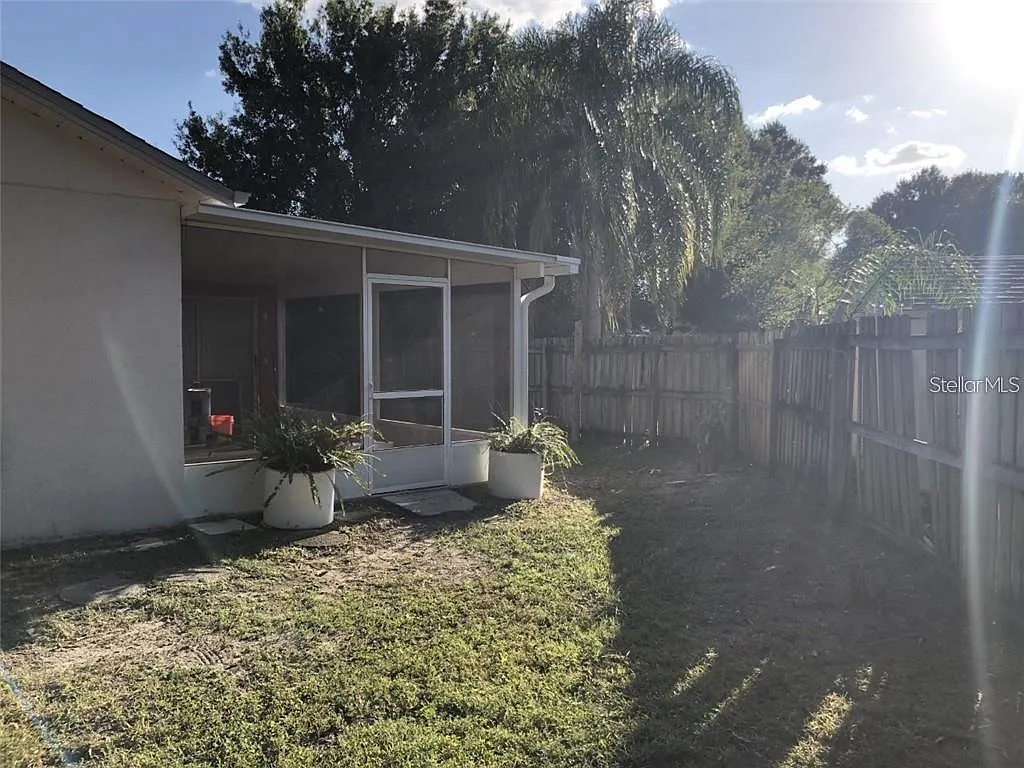 3 bed, 2.0 bath, 1367 sqft, $2,150 — Photo 3