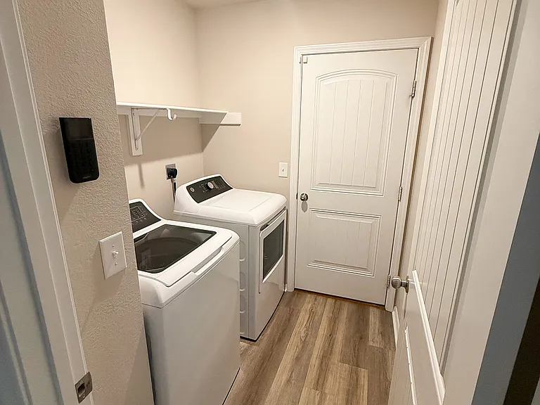 4805 Prospector Dr — Photo 6