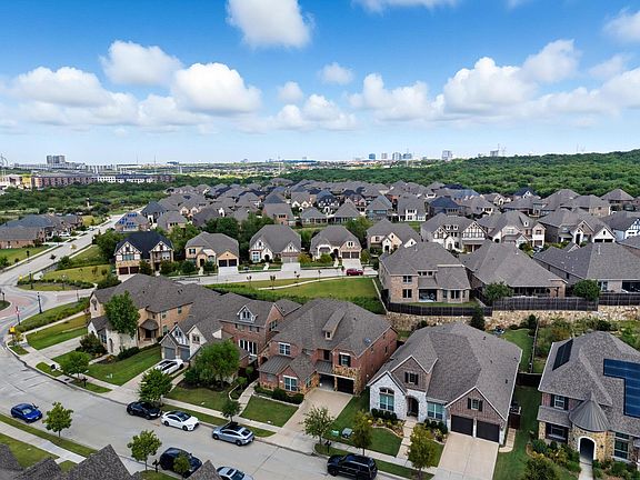 3rd image of 2413 Barton Creek Blvd