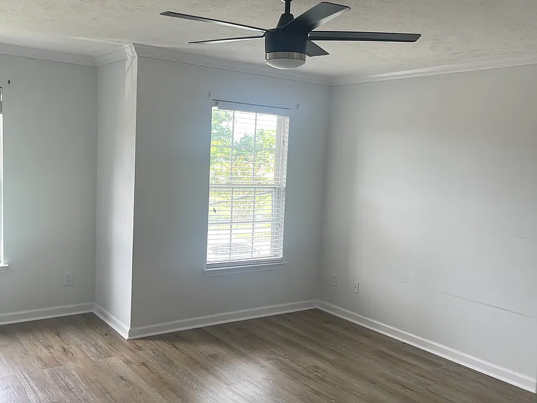 4705 Rockland Trl — Photo 8