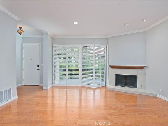 5th image of 21730 Marylee St Unit 40