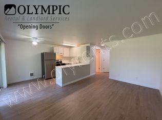 New Flooring, Counters & Appliances! 3 Bdrm 2 Bath Townhome In Olympia, Olympia, WA 98502