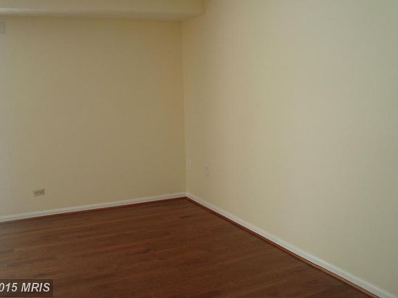 3rd image of 502 Philmont Dr APT 2