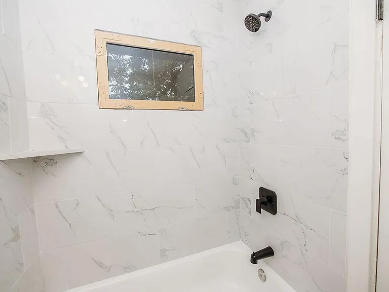 2213 Jackson Ave #1 — Photo 26