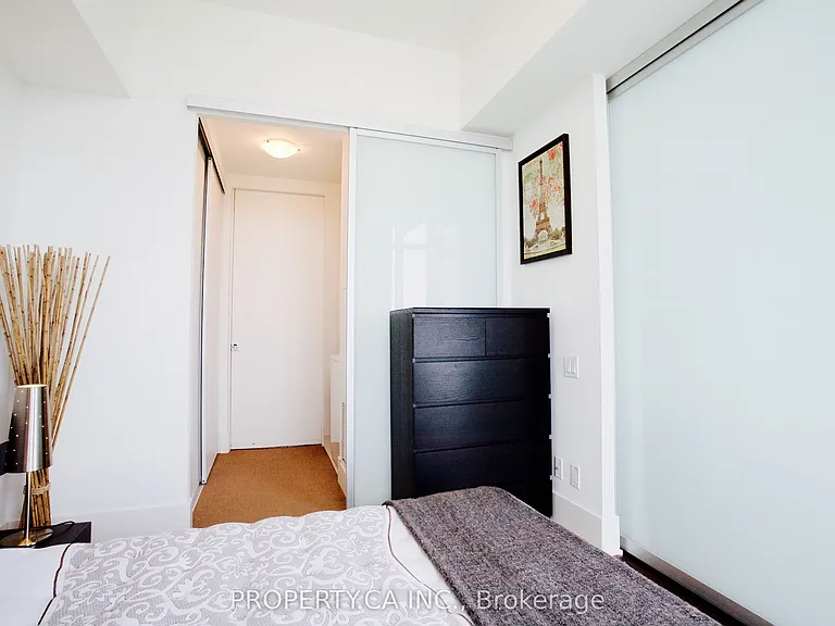 103 The Queensway #2815 — Photo 10