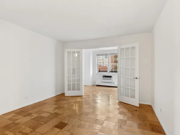333 East 79th Street 9Y image 3 of 10