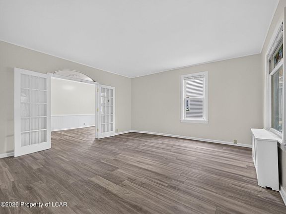 3rd image of 433 Chestnut Ave