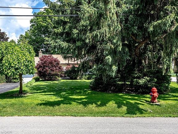 2nd image of 803 Montgomery Dr