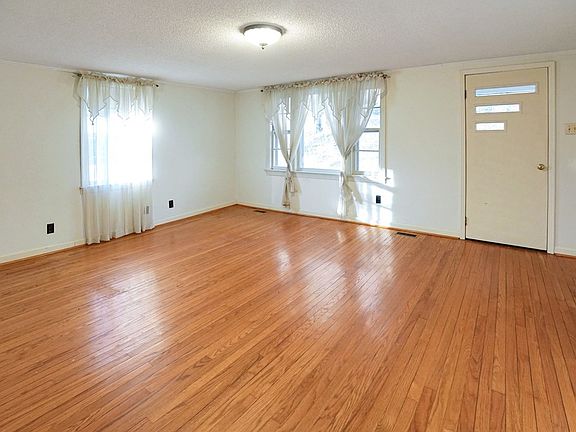 3rd image of 460 Honey Fork Rd