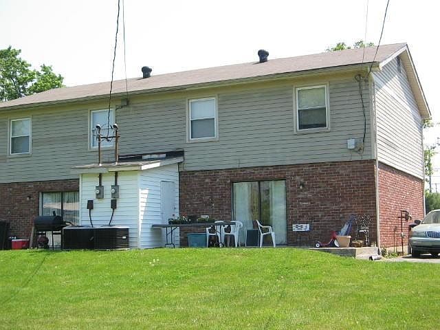 2nd image of 420 Schenkel Ln